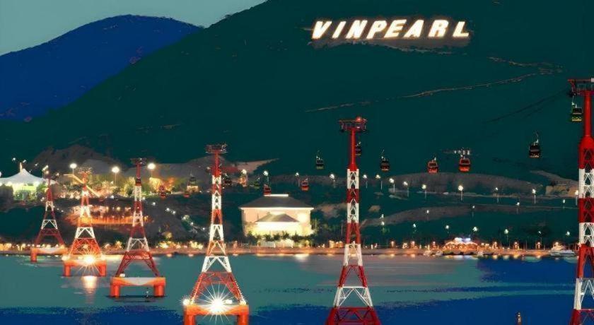 ホテル ヴィンパール ディスカバリー ロックサイド ニャチャン エクステリア 写真